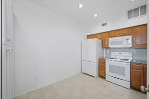 2011 Spenwick Dr, Houston, TX 77055 - Photo 8