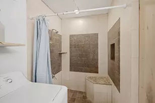2011 Spenwick Dr, Houston, TX 77055 - Photo 14