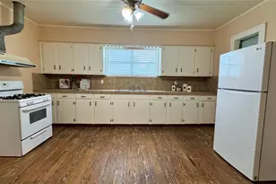 9149 Johns St, Chappell Hill, TX 77426 - Photo 6