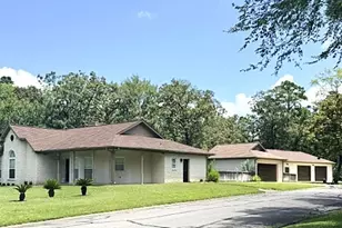 20380 Doral Dr, Huntsville, TX 77320 - Photo 2