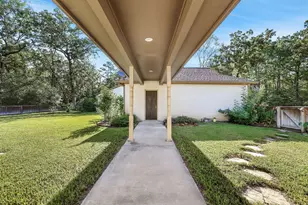 20380 Doral Dr, Huntsville, TX 77320 - Photo 6