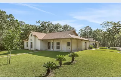 20380 Doral Drive, Huntsville, TX 77320 - Photo 1