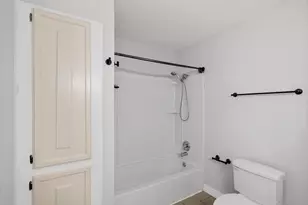 10324 Longmont Dr, Houston, TX 77042 - Photo 20