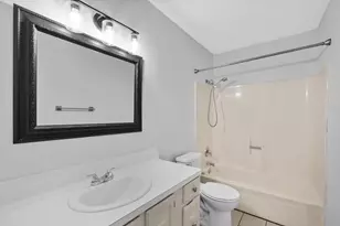 10324 Longmont Dr, Houston, TX 77042 - Photo 24