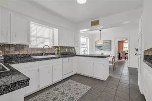 723 Whitecap Dr, El Lago, TX 77586 - Photo 6