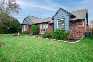 723 Whitecap Dr, El Lago, TX 77586 - Photo 2