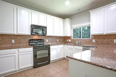 43 W Spindle Tree Circle, The Woodlands, TX 77382 - Photo 12