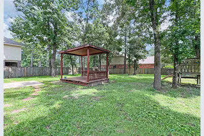 43 W Spindle Tree Circle, The Woodlands, TX 77382 - Photo 30