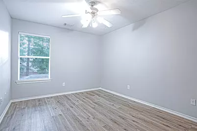 43 W Spindle Tree Circle, The Woodlands, TX 77382 - Photo 24