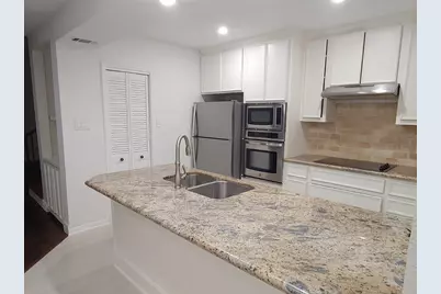 902 Memorial Village Drive, Houston, TX 77024 - Photo 2