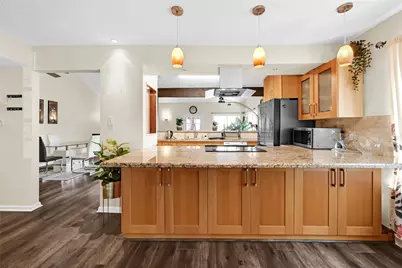 12166 Huntington Venture Drive, Houston, TX 77099 - Photo 6