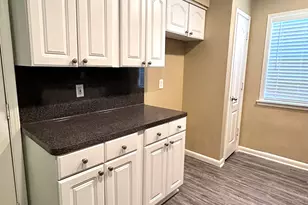 5830 Effingham Dr, Houston, TX 77035 - Photo 6