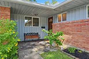 5322 Creekbend Dr, Houston, TX 77096 - Photo 2