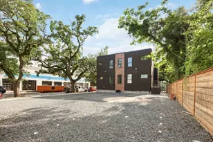 214 Welch St, Houston, TX 77006 - Photo 2