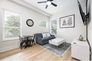 214 Welch St, Houston, TX 77006 - Photo 4