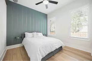 214 Welch St, Houston, TX 77006 - Photo 8