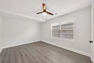 4729 Paradise Ln, Houston, TX 77048 - Photo 14