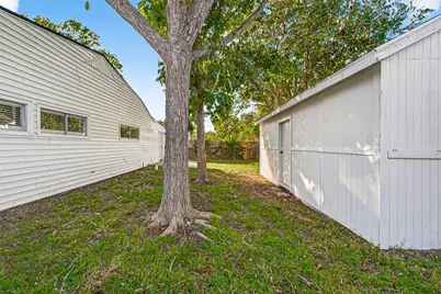 4729 Paradise Lane, Houston, TX 77048 - Photo 38