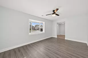 4729 Paradise Ln, Houston, TX 77048 - Photo 8