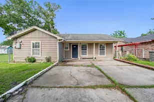 1911 Thonig Rd, Houston, TX 77055 - Photo 1