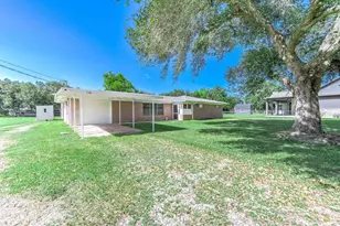 110 Mustang Dr, Alvin, TX 77511 - Photo 2