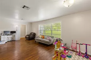 110 Mustang Dr, Alvin, TX 77511 - Photo 6
