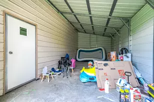110 Mustang Dr, Alvin, TX 77511 - Photo 24