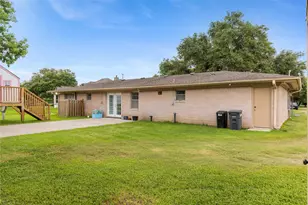 110 Mustang Dr, Alvin, TX 77511 - Photo 30