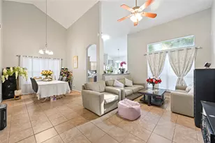 9439 Crystal Cove Cir, Houston, TX 77070 - Photo 8
