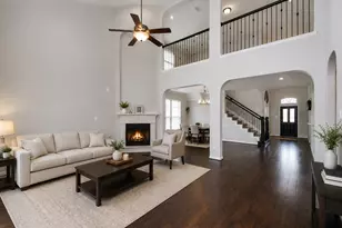 3803 May Ridge Ln, Sugar Land, TX 77479 - Photo 2