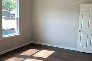 323 E Murrill St, Baytown, TX 77520 - Photo 24