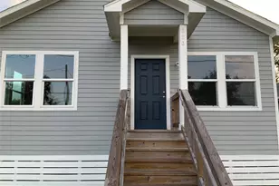 323 E Murrill St, Baytown, TX 77520 - Photo 4