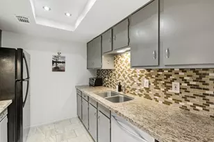 2224 S Piney Point Rd, Houston, TX 77063 - Photo 14