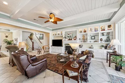 102 Bamaku Bend, Tiki Island, TX 77554 - Photo 4