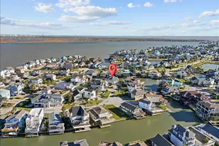 102 Bamaku Bend, Tiki Island, TX 77554 - Photo 6