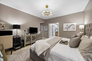 11711 Memorial Dr, Houston, TX 77024 - Photo 10