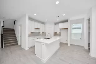 18526 Athena Flower Dr, Fresno, TX 77545 - Photo 10