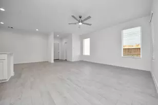 18526 Athena Flower Dr, Fresno, TX 77545 - Photo 8