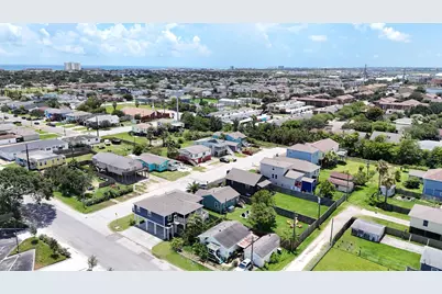 6902 Avenue P, Galveston, TX 77551 - Photo 12