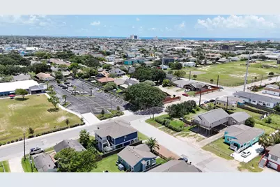 6902 Avenue P, Galveston, TX 77551 - Photo 12