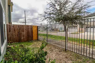 2306 Wipprecht St, Houston, TX 77020 - Photo 4