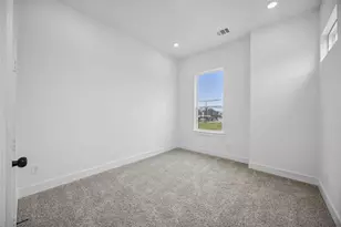 8107 Calhoun Rd, Houston, TX 77033 - Photo 18