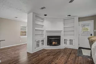2901 Castle Ct, Pearland, TX 77581 - Photo 10