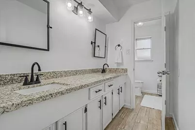 2901 Castle Court, Pearland, TX 77581 - Photo 30