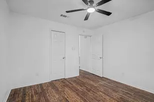 2901 Castle Ct, Pearland, TX 77581 - Photo 28