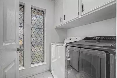 2901 Castle Court, Pearland, TX 77581 - Photo 6