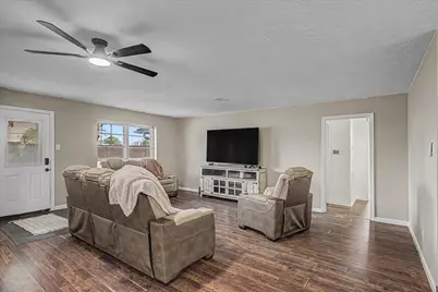 2901 Castle Court, Pearland, TX 77581 - Photo 8