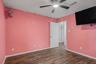2901 Castle Ct, Pearland, TX 77581 - Photo 32