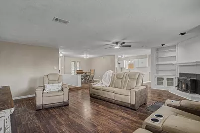 2901 Castle Court, Pearland, TX 77581 - Photo 10
