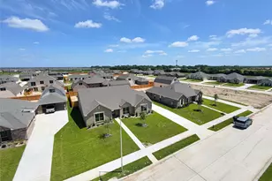 2210 Fortuna Dr, League City, TX 77539 - Photo 4